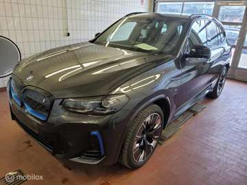 IX3 Sport aut Voll IX3 M SPORT IMPRESSIVE VOL