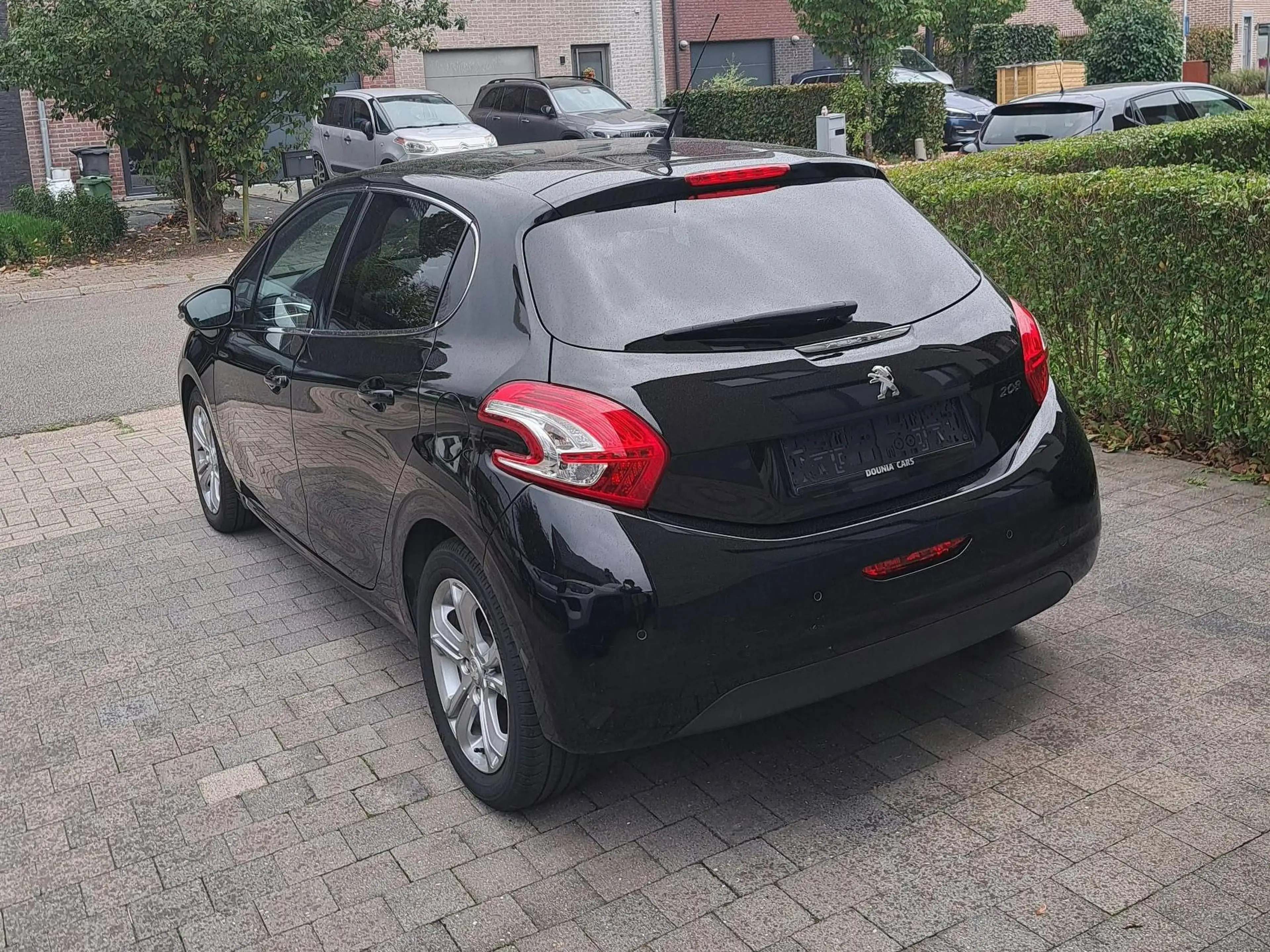 Peugeot 208 208 1.2i Allure — photo 5
