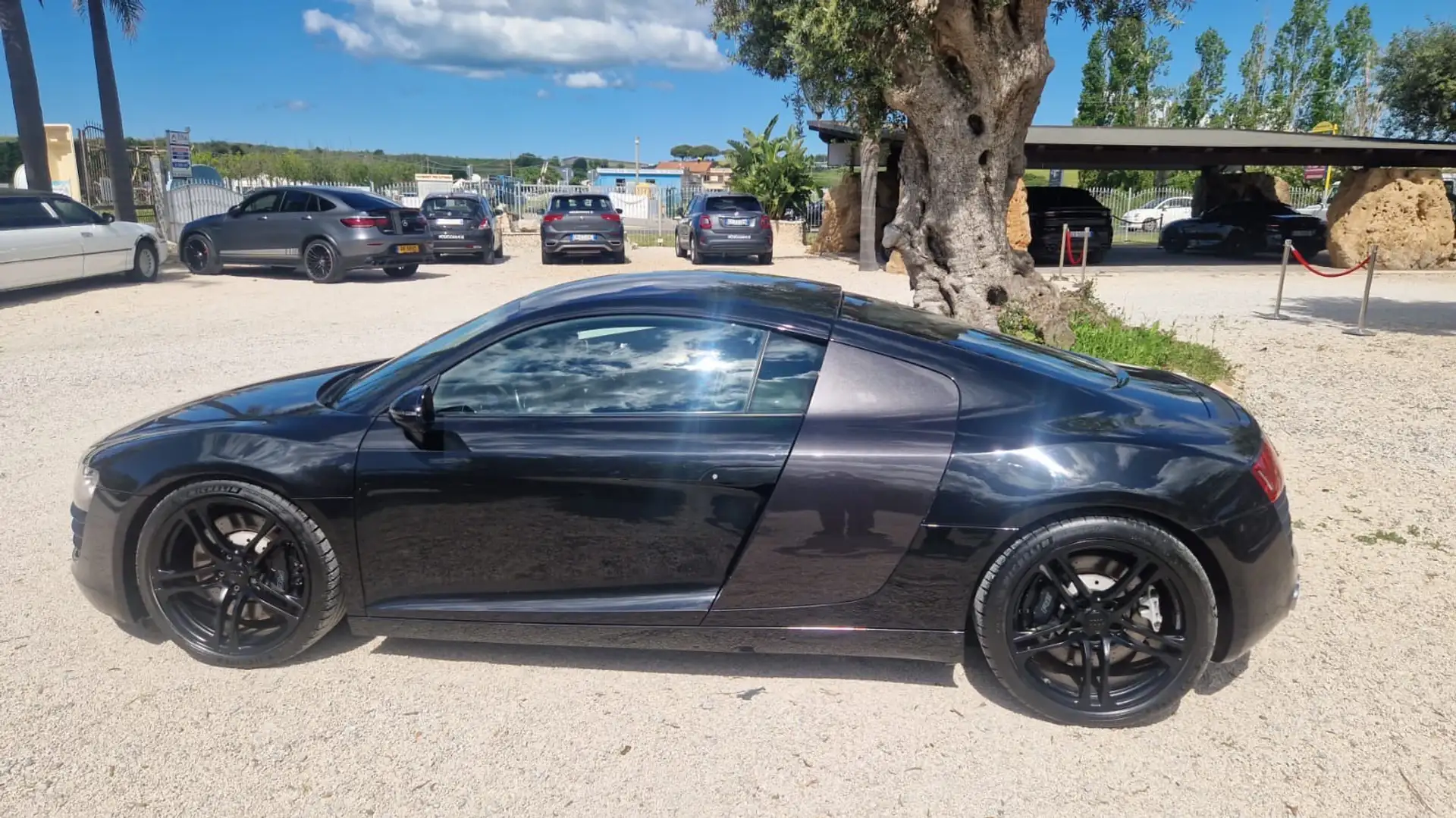 Audi R8 R8 Coupe 4.2 V8 quattro r-tronic Schwarz - 1