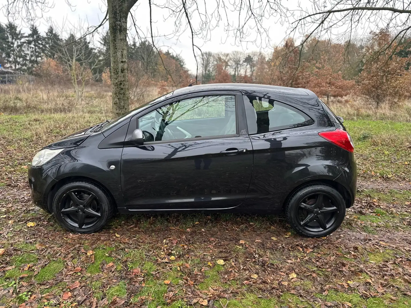 Ford Ka/Ka+ 1.2 Cool & Sound start/stop apk t/m 31-10-2026 Zwart - 2