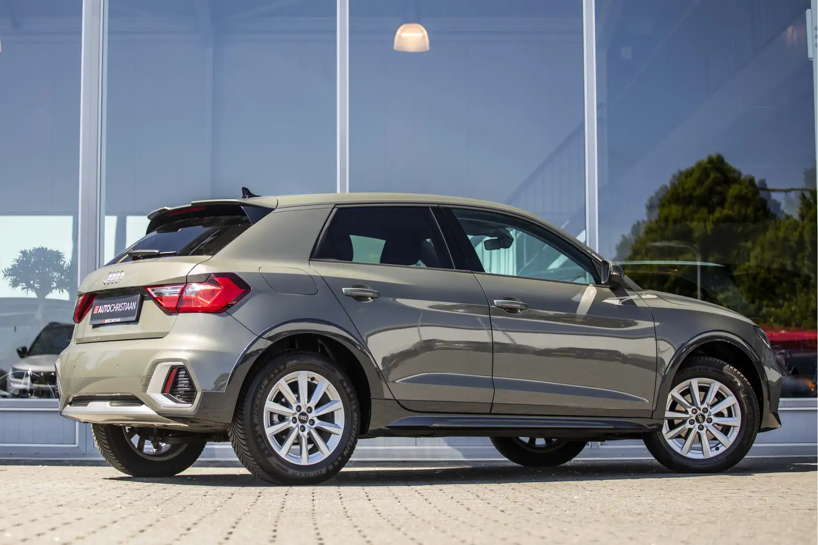 Audi A1 allstreet 30 TFSI Advanced edition | Adaptive Crui Grijs - 2