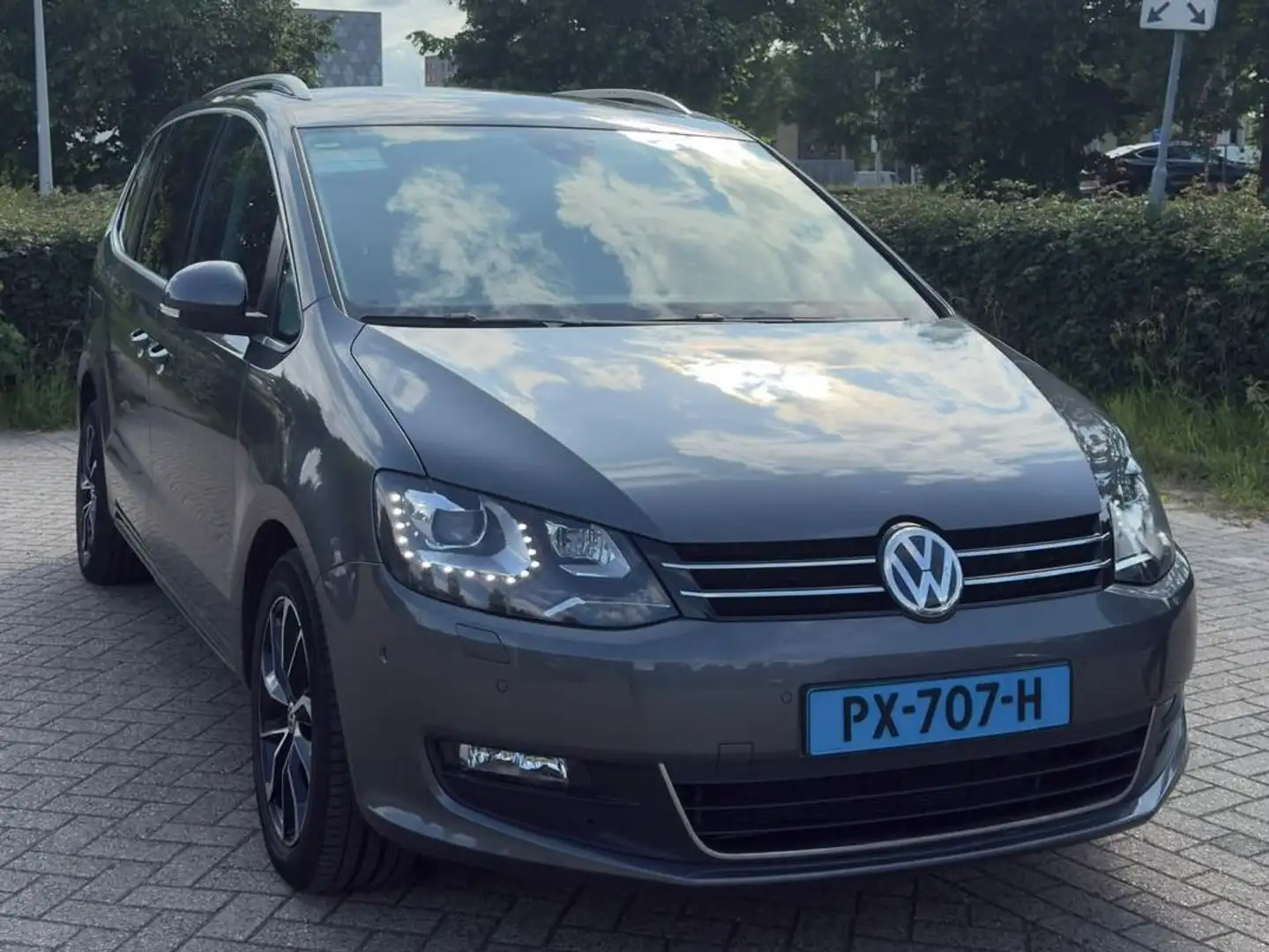 Volkswagen Sharan Sharan 2.0 TDI Exclusive S. Grijs - 1