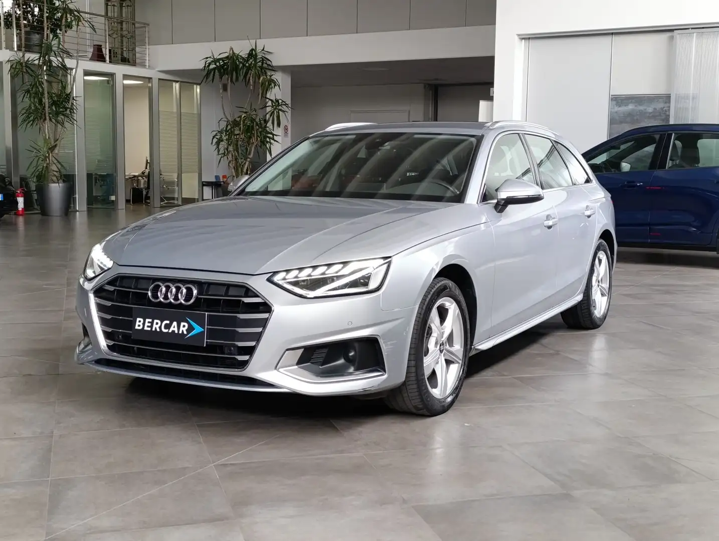 Audi A4 A4 Avant 35 TDI/163 CV S tronic Business Advanced Silber - 1