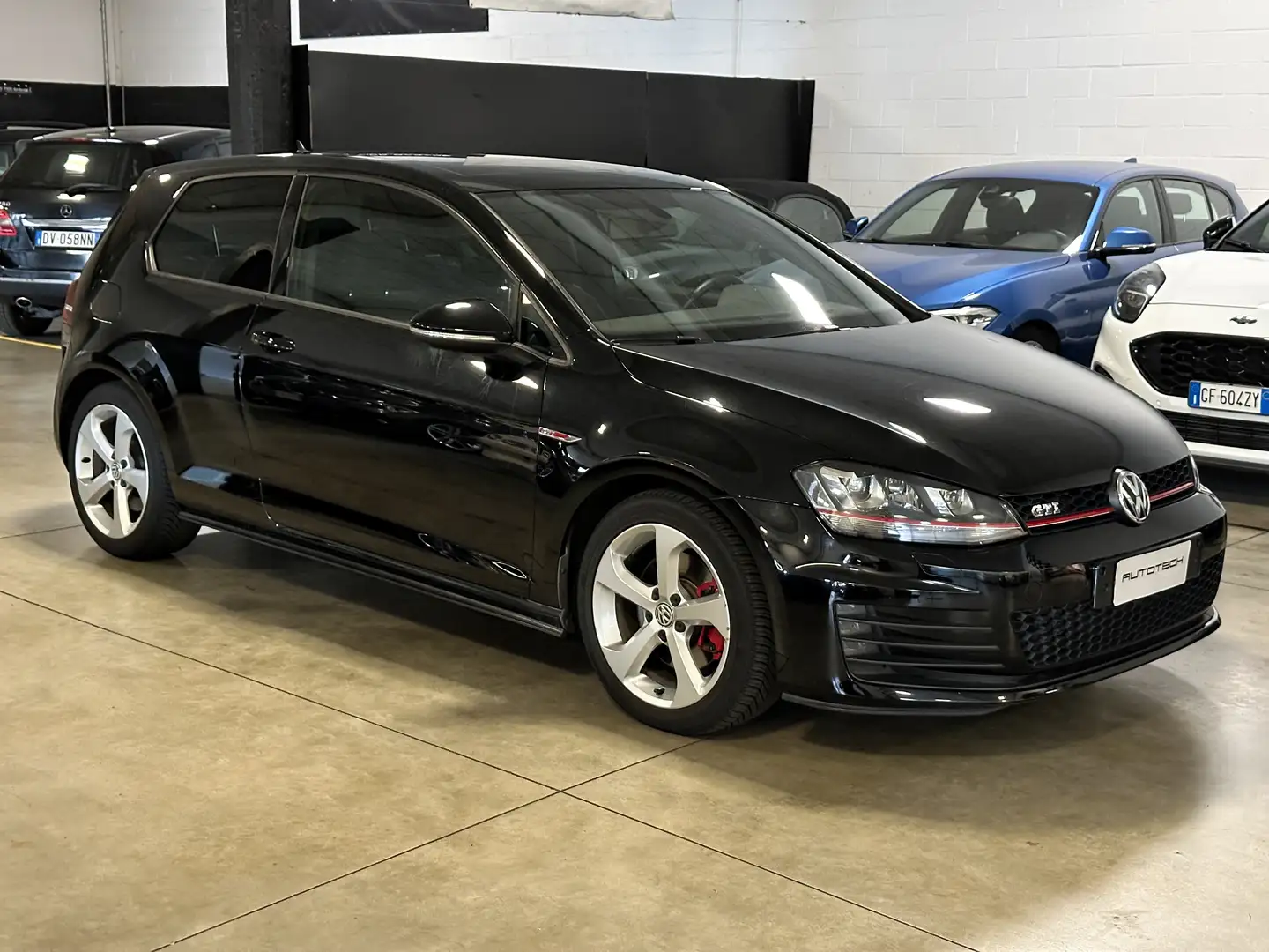 Volkswagen Golf GTI Golf 3p 2.0 tsi Gti Nero - 1