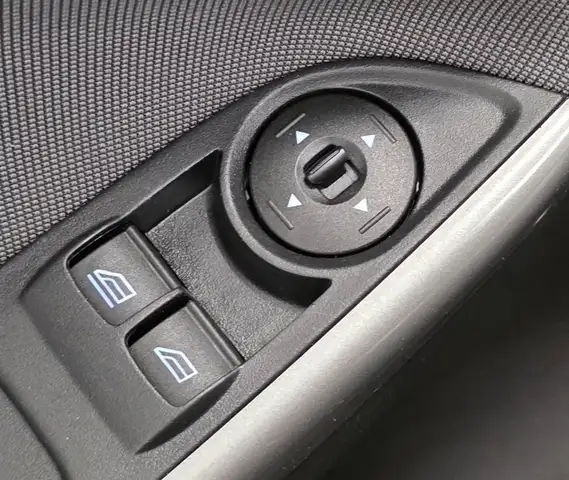 Ford Focus view 14