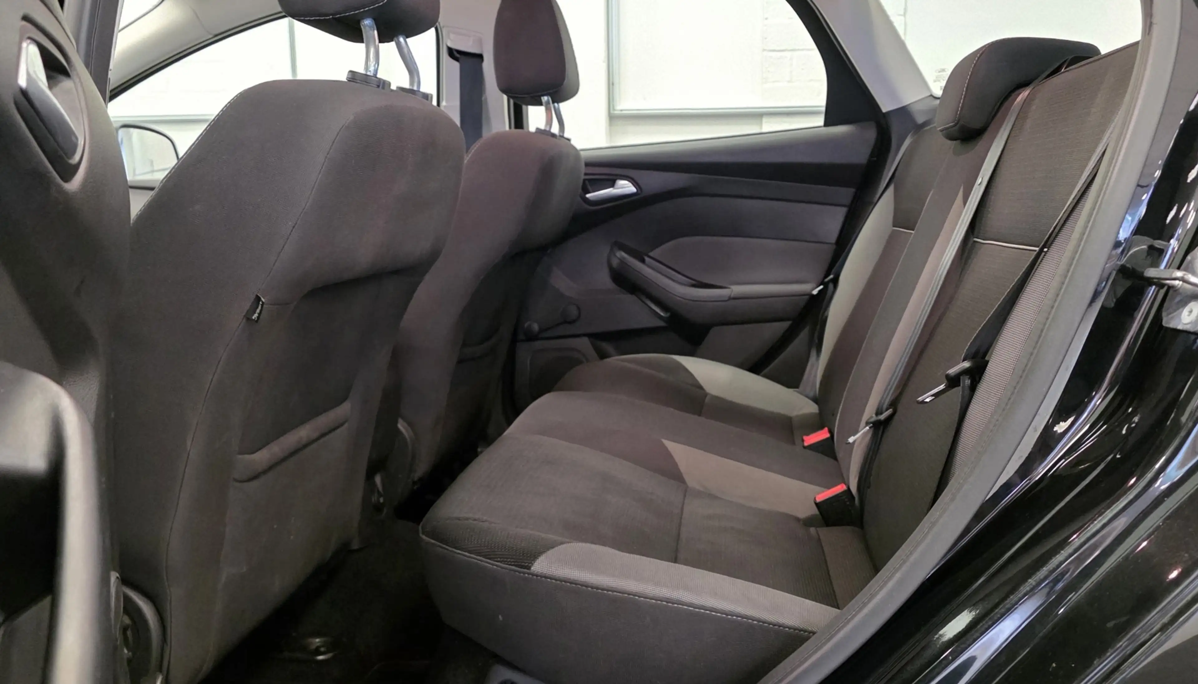 Ford Focus Wagon 1.0 EcoBoost Edition Trekhaak Goed onderhoud — photo 12