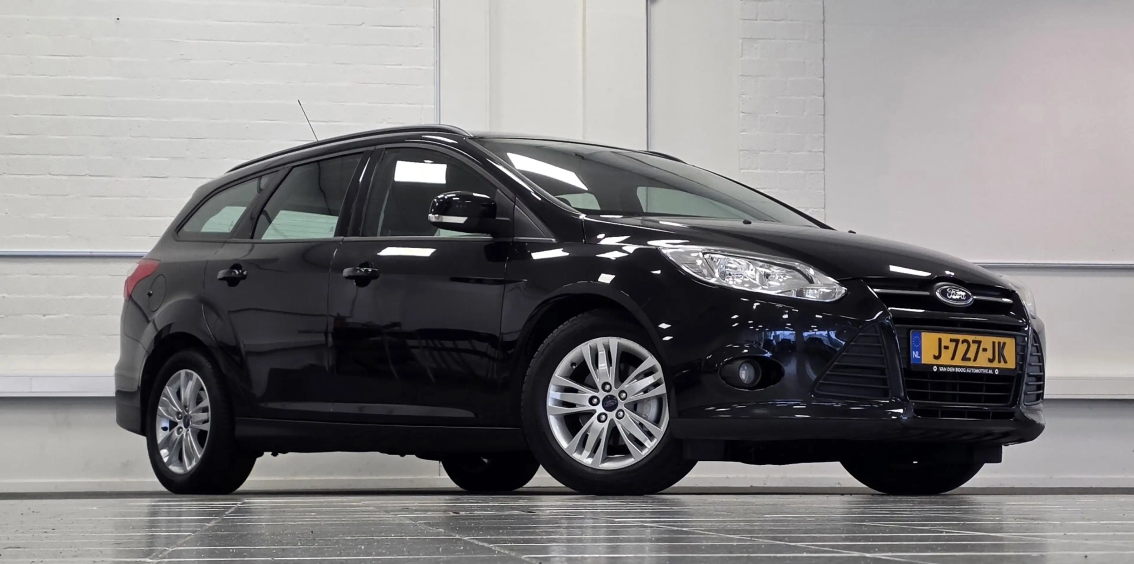 Ford Focus Wagon 1.0 EcoBoost Edition Trekhaak Goed onderhoud — photo 2