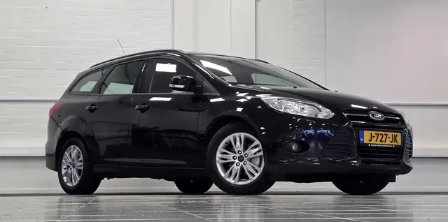 Ford Focus view 2