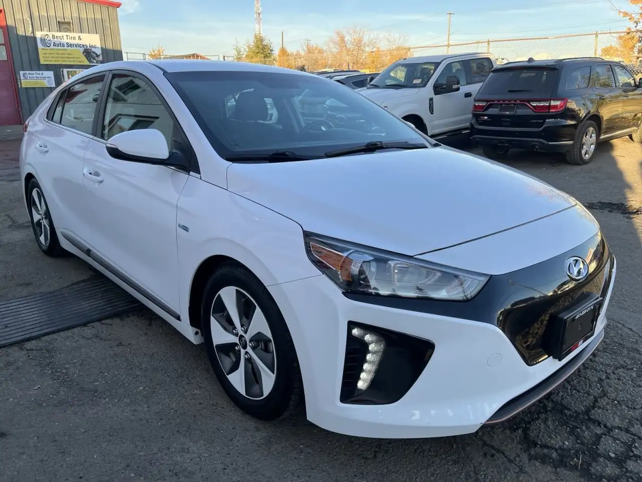 Hyundai IONIQ снимка Hyundai IONIQ