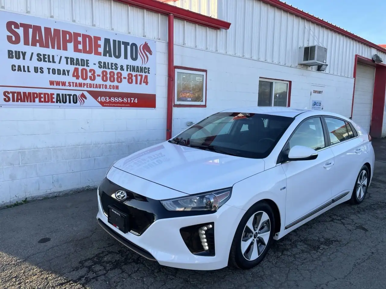 Hyundai IONIQ снимка Hyundai IONIQ