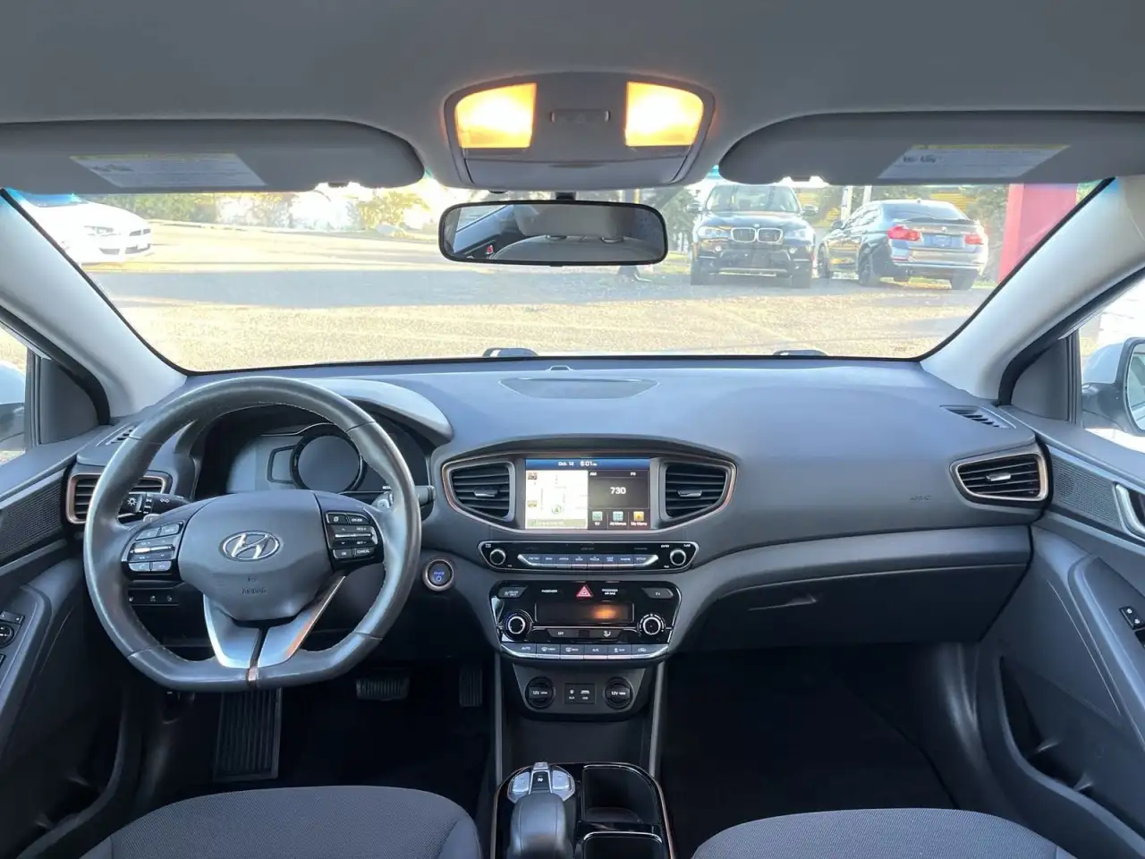 Hyundai IONIQ снимка Hyundai IONIQ