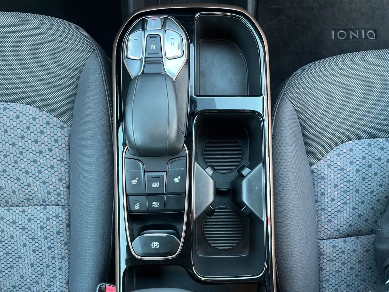 Hyundai IONIQ снимка Hyundai IONIQ