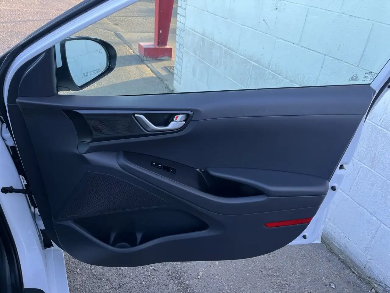 Hyundai IONIQ снимка Hyundai IONIQ