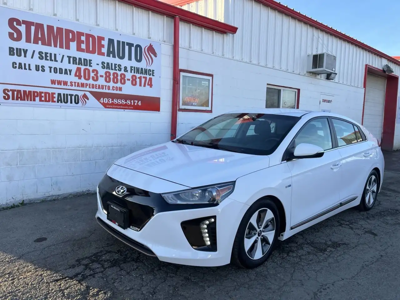 Hyundai IONIQ снимка Hyundai IONIQ