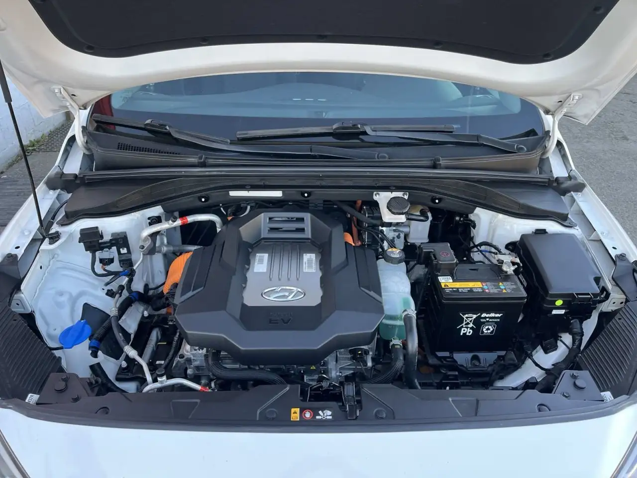 Hyundai IONIQ снимка Hyundai IONIQ