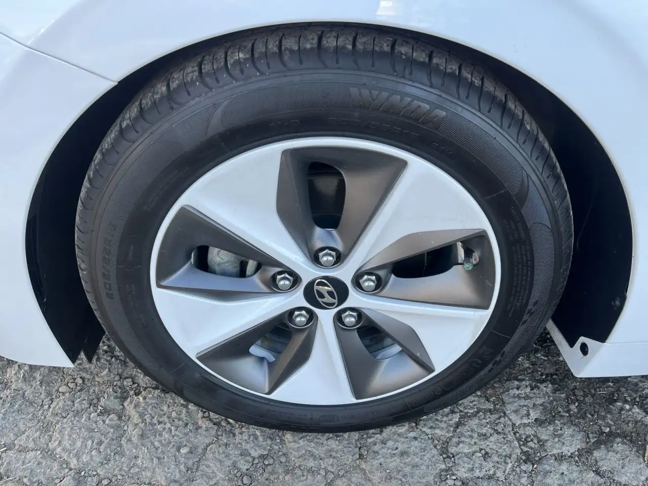 Hyundai IONIQ снимка Hyundai IONIQ