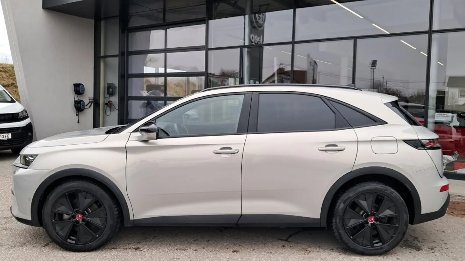 DS Automobiles DS 7 Crossback DS7 E-Tense4x4 300 Performance Line + Aut. Silber - 2