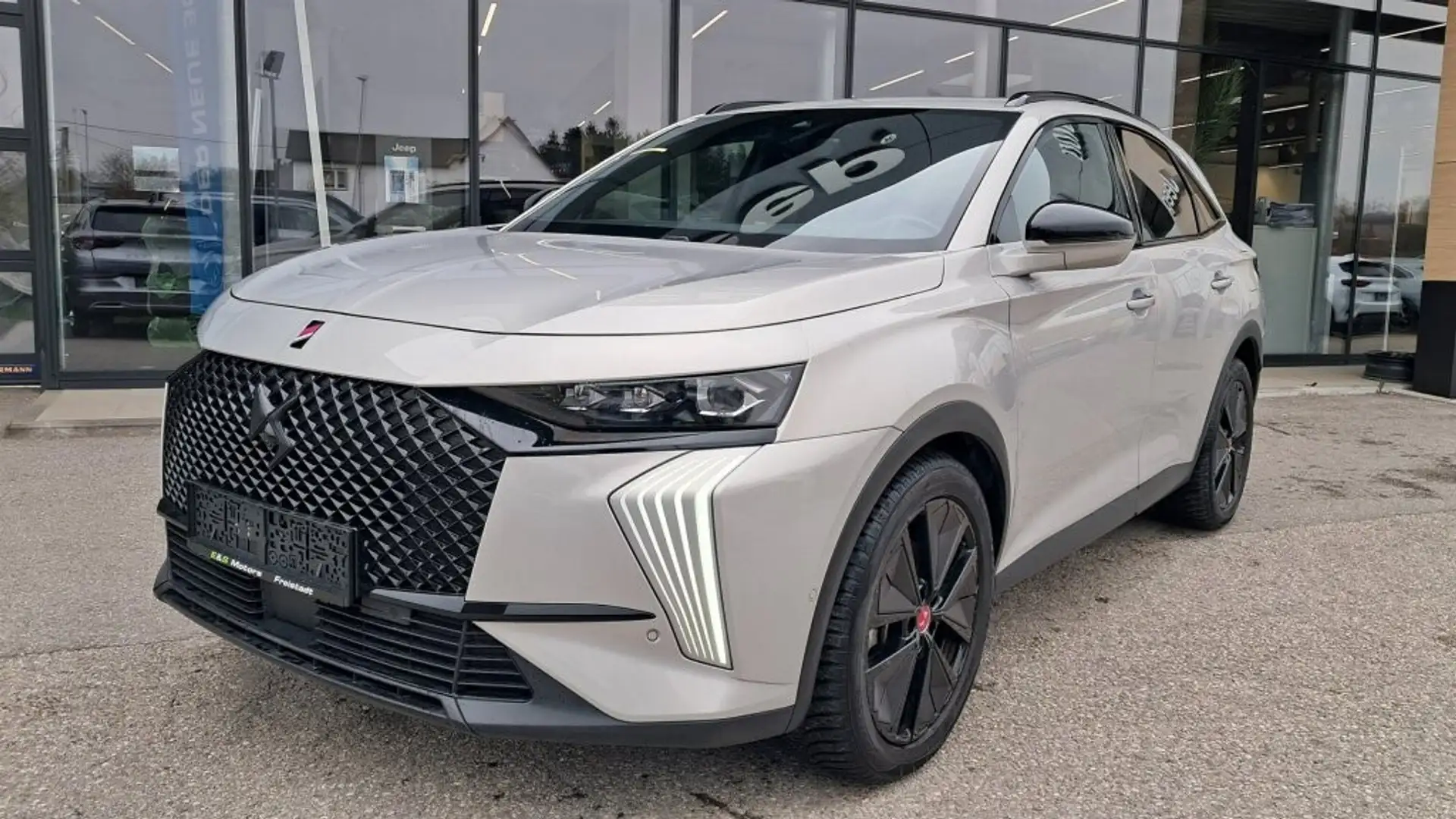 DS Automobiles DS 7 Crossback DS7 E-Tense4x4 300 Performance Line + Aut. Silber - 1