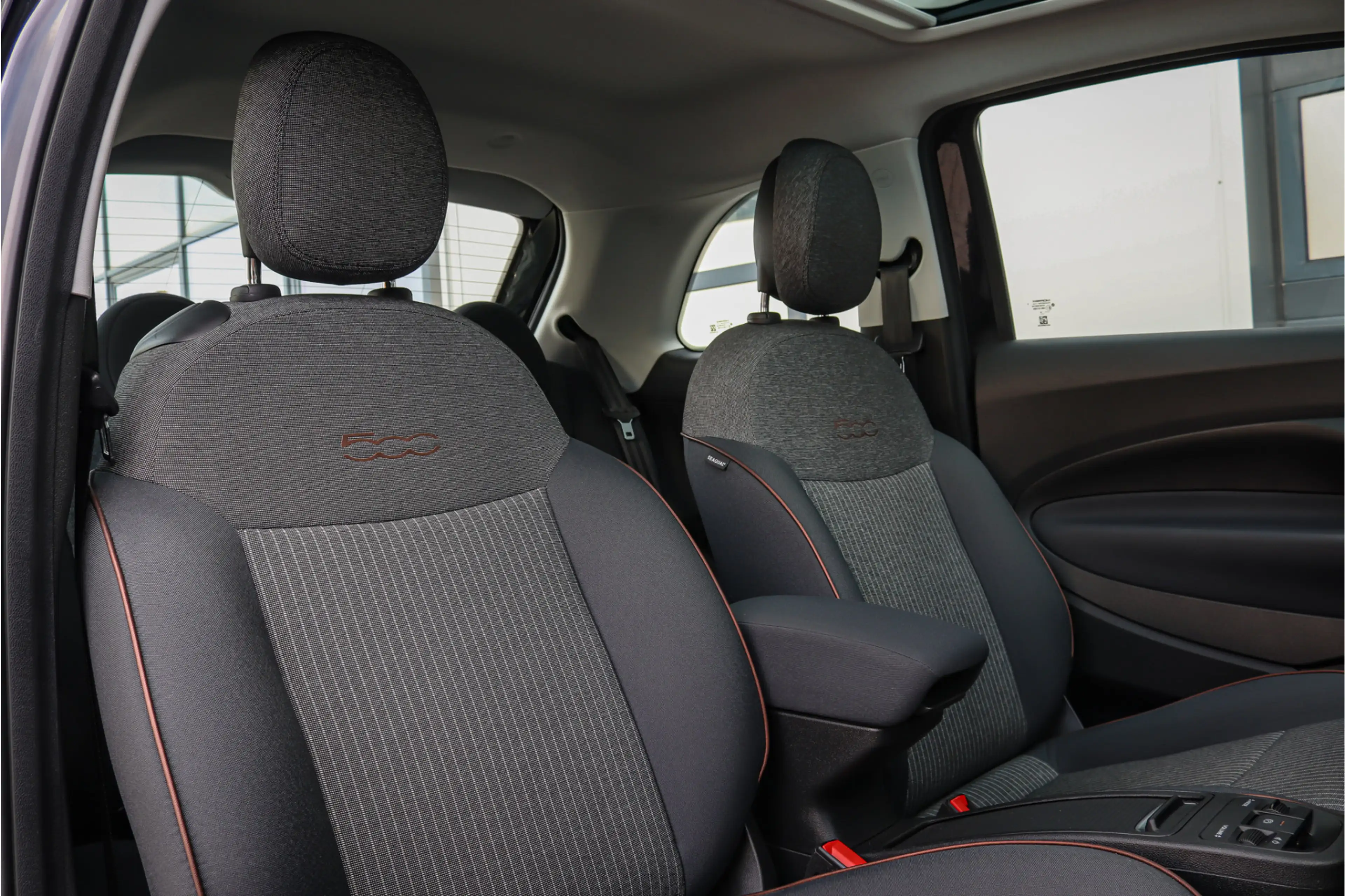 Fiat 500e Icon 42 kWh Magic Eye Pano Carplay Zeer luxe Garan — photo 25