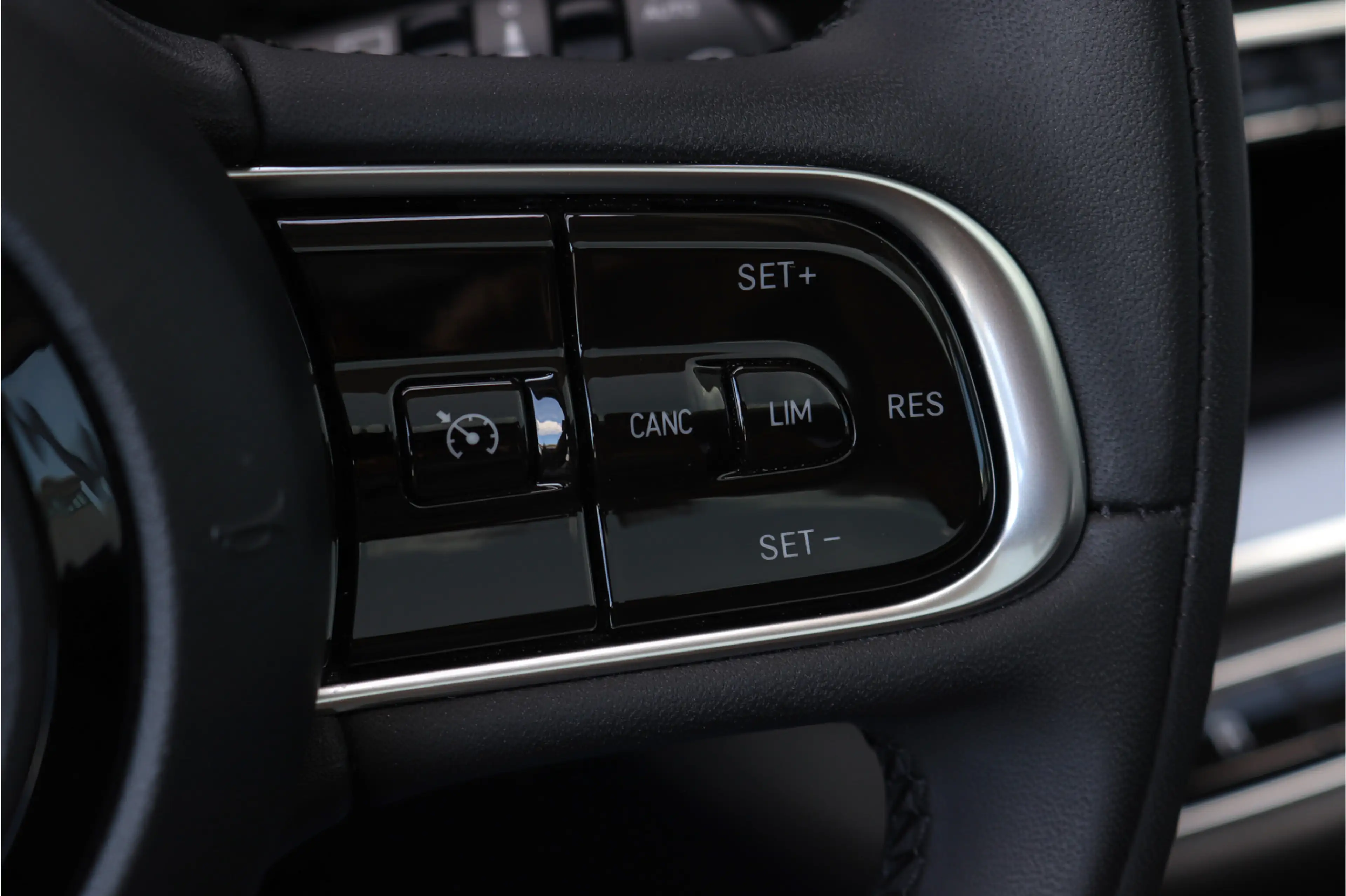 Fiat 500e Icon 42 kWh Magic Eye Pano Carplay Zeer luxe Garan — photo 18