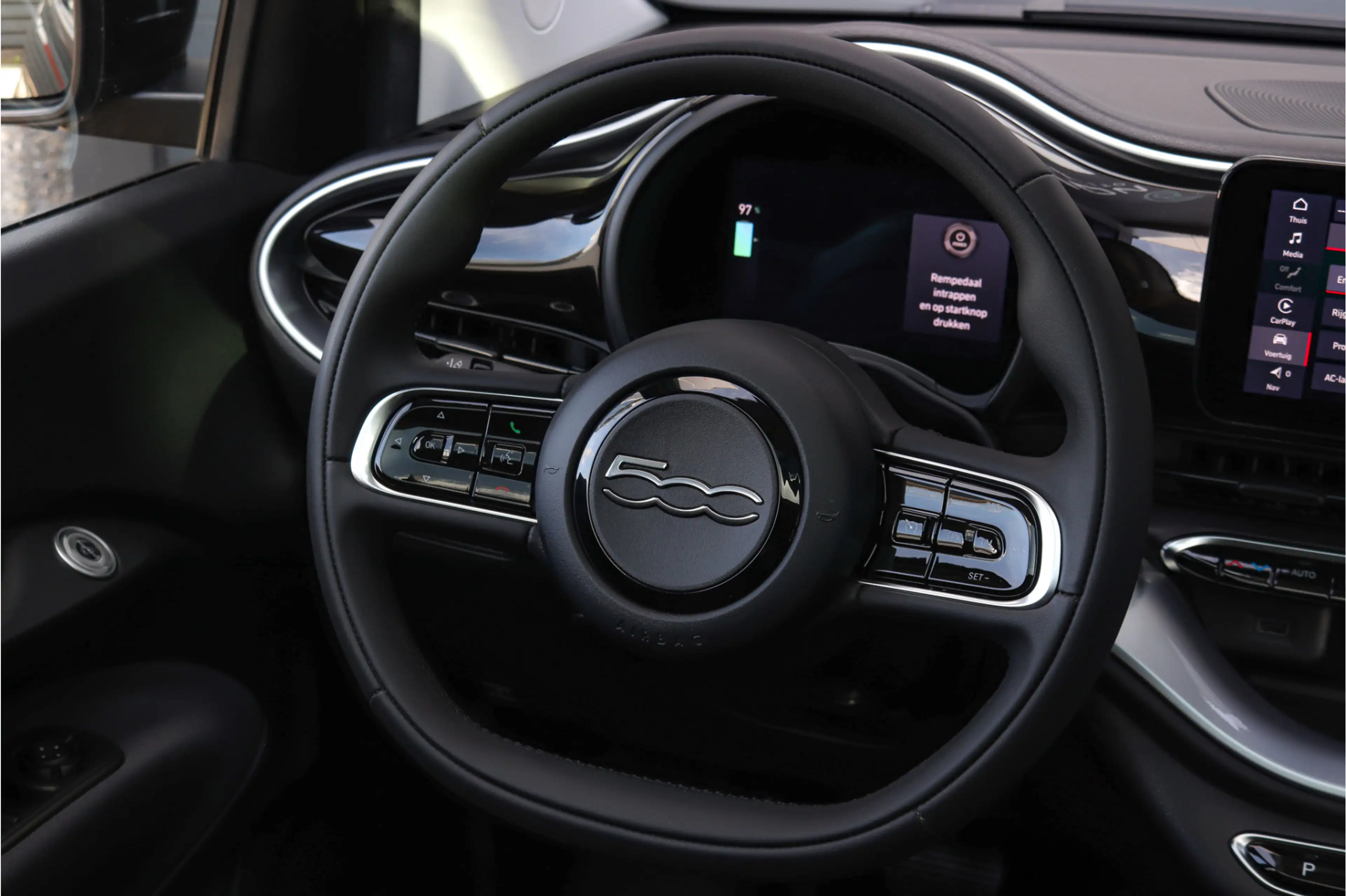 Fiat 500e Icon 42 kWh Magic Eye Pano Carplay Zeer luxe Garan — photo 11