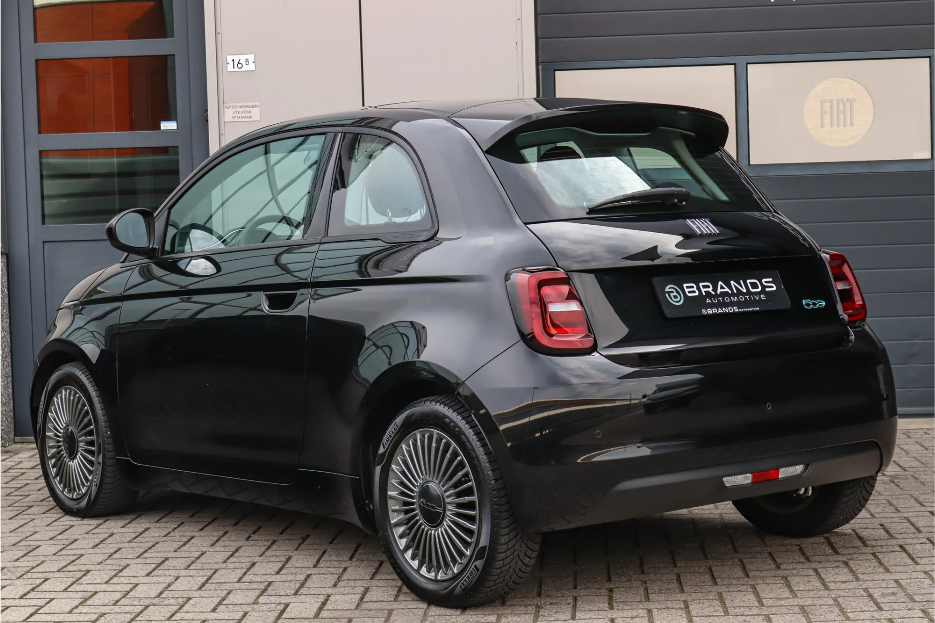 Fiat 500e Icon 42 kWh Magic Eye Pano Carplay Zeer luxe Garan — photo 4