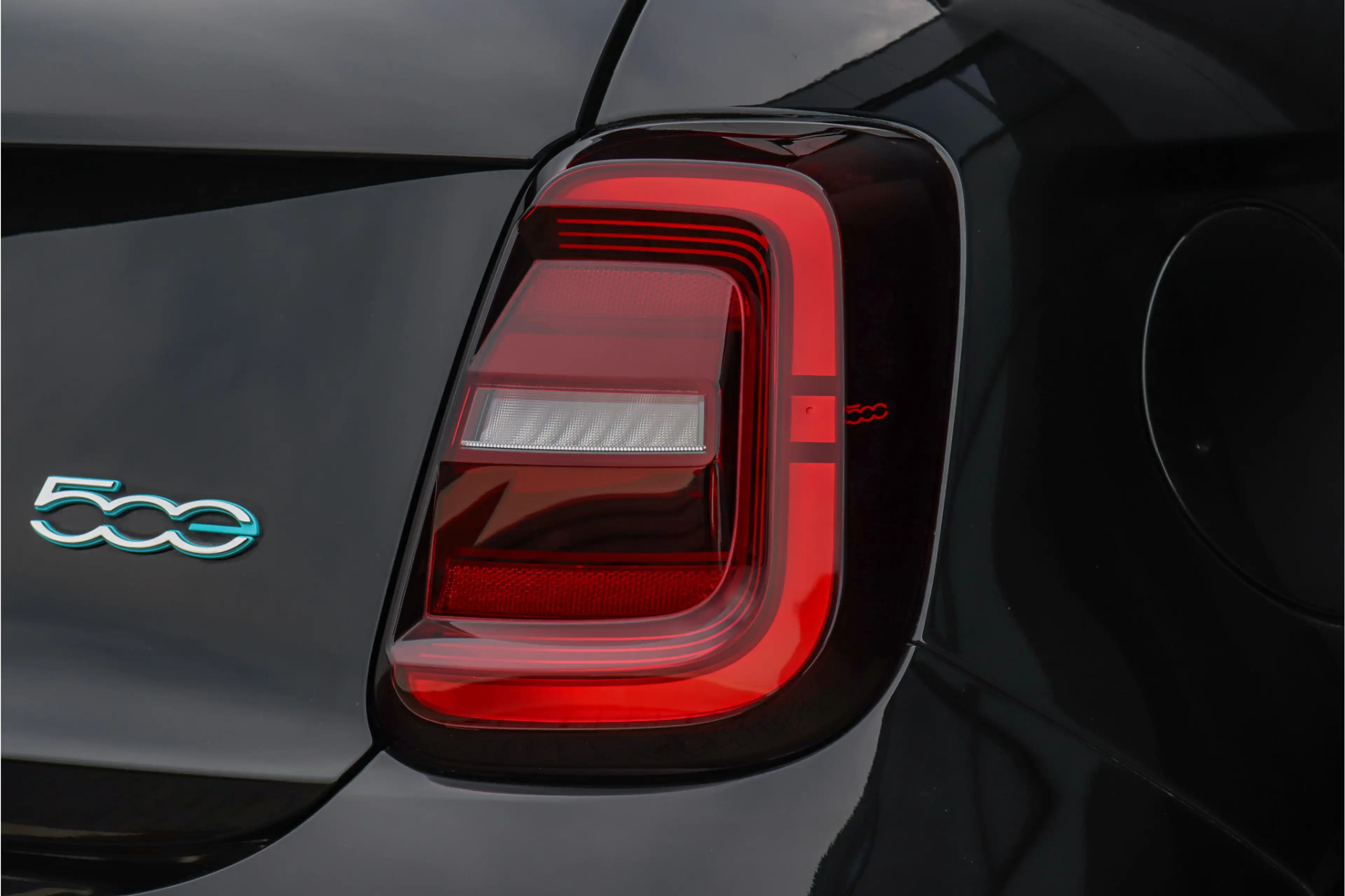 Fiat 500e Icon 42 kWh Magic Eye Pano Carplay Zeer luxe Garan — photo 30
