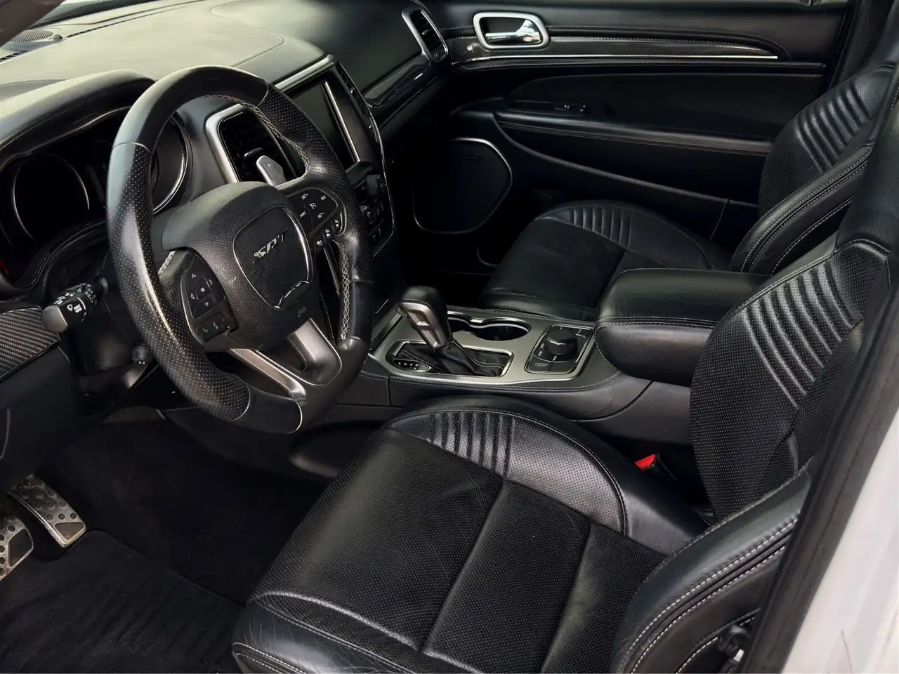 Jeep Grand Cherokee снимка Jeep Grand Cherokee