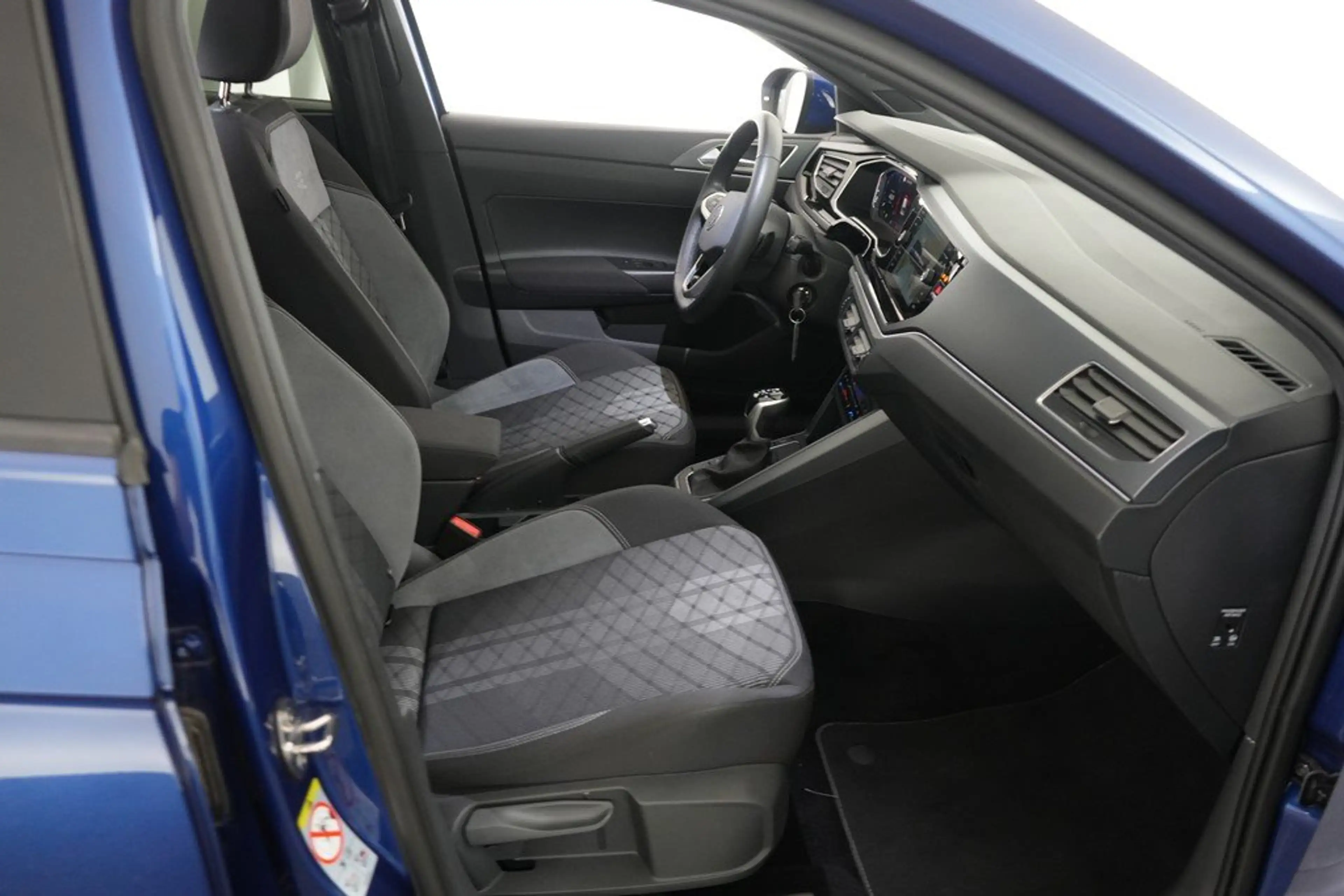 Volkswagen Taigo 1.5 TSI DSG R-Line AHK ACC Kamera Navi — photo 9