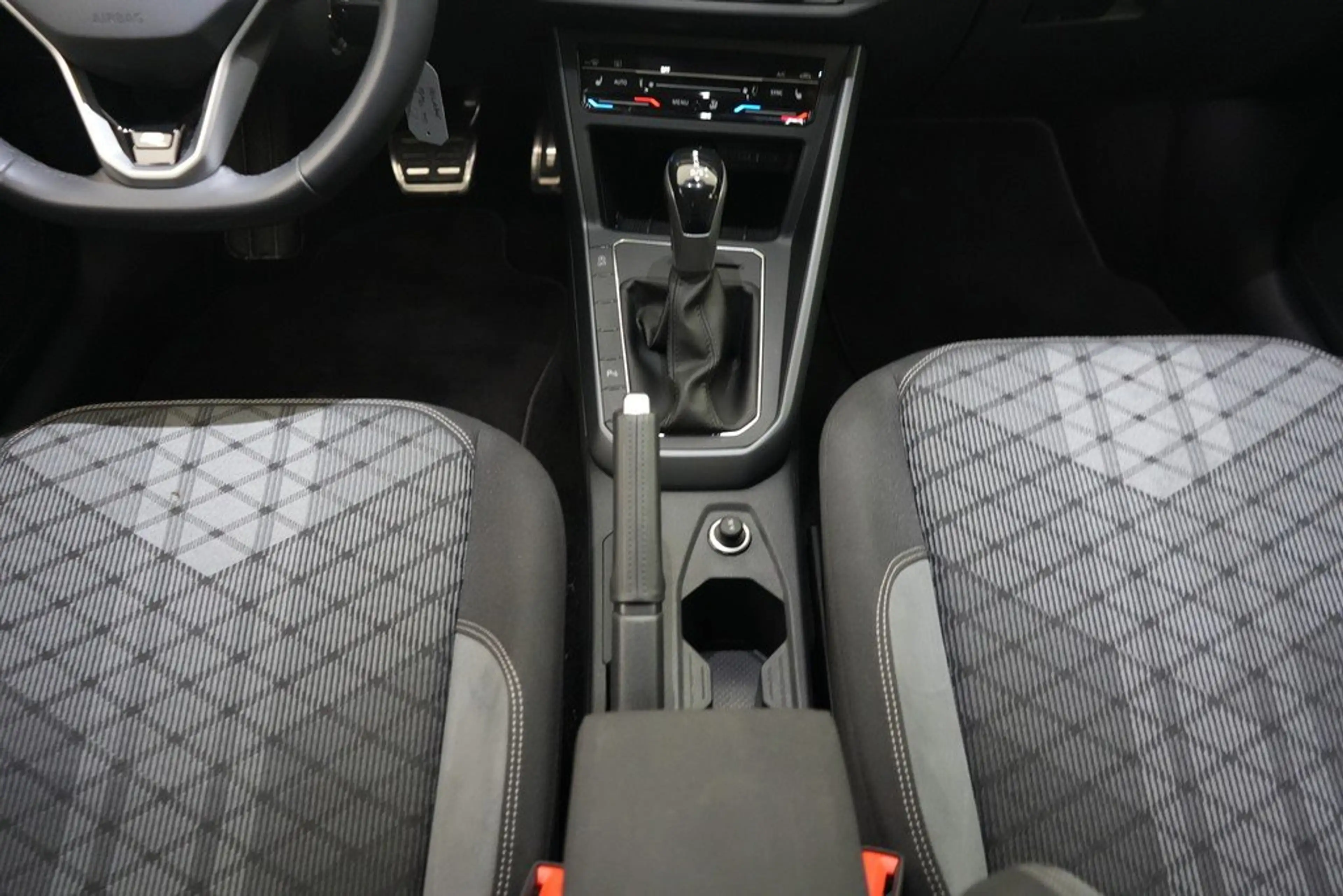 Volkswagen Taigo 1.5 TSI DSG R-Line AHK ACC Kamera Navi — photo 12