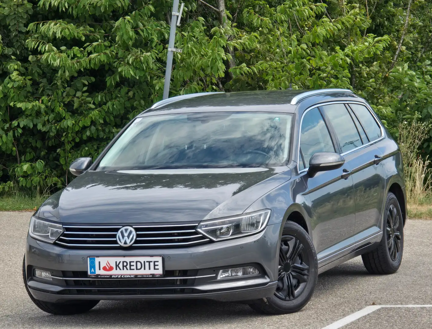 Volkswagen Passat Variant Comfortline 1,6 TDI Top* Kredit*  Navi* Tempomat* Grau - 1
