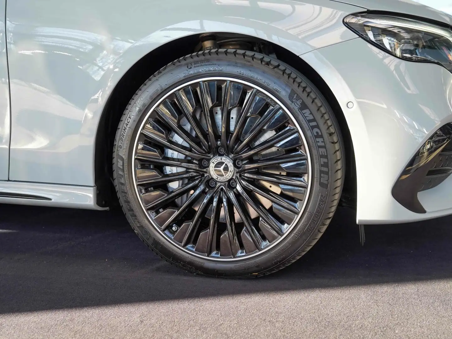 Mercedes-Benz E 300 E 300 de AMG Line Night Leder 20" Hinterachslenk Gri - 2