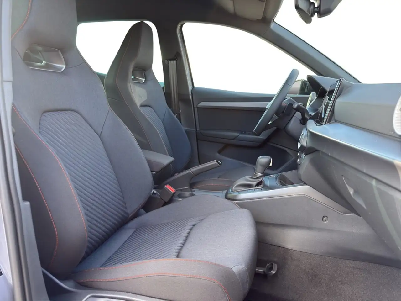 SEAT Arona 1.0 TSI DSG FR Black Edition VIRTUAL*NAVI*LED*A... 10