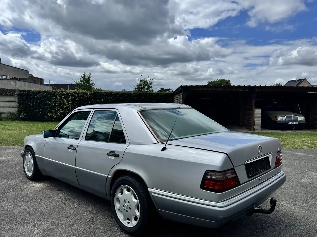 Mercedes-Benz E 260, foto 1