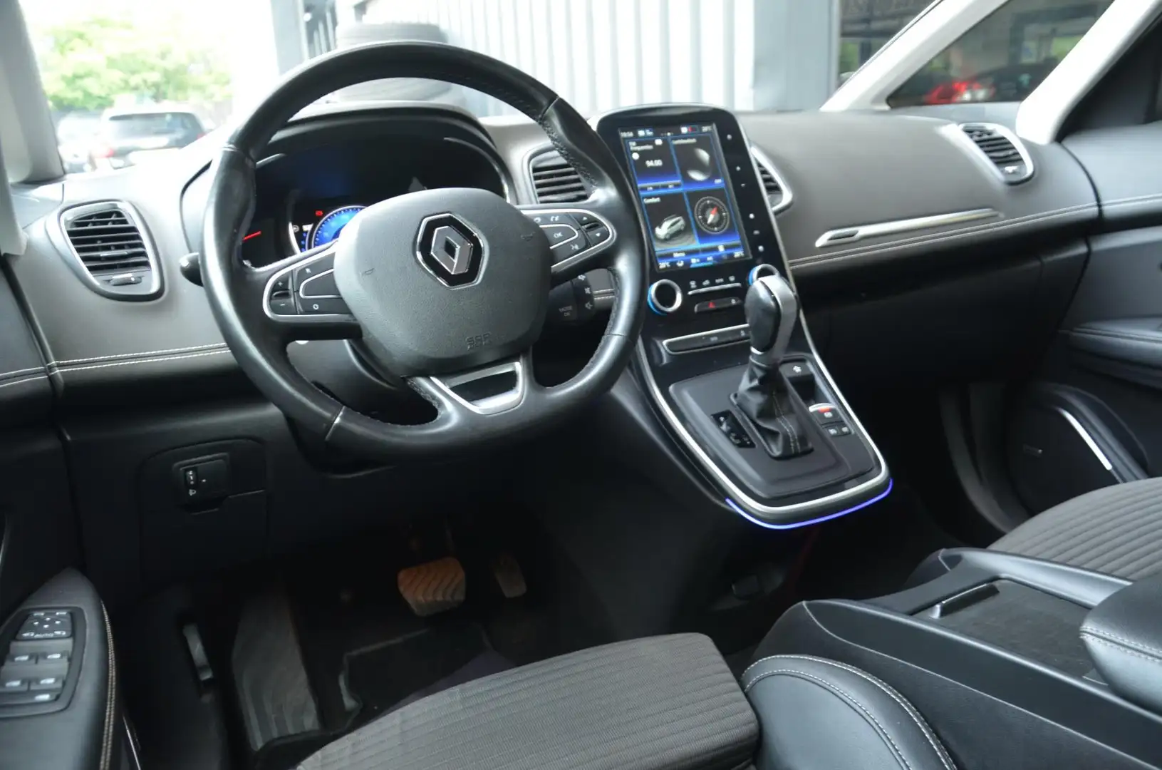 Renault Grand Scenic 1.3 TCe Bose 7p. AUT|20inch|Revisie motor Brązowy - 2