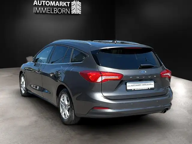 Ford Focus view 5