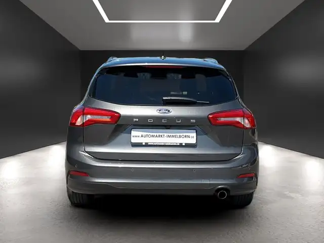 Ford Focus view 10