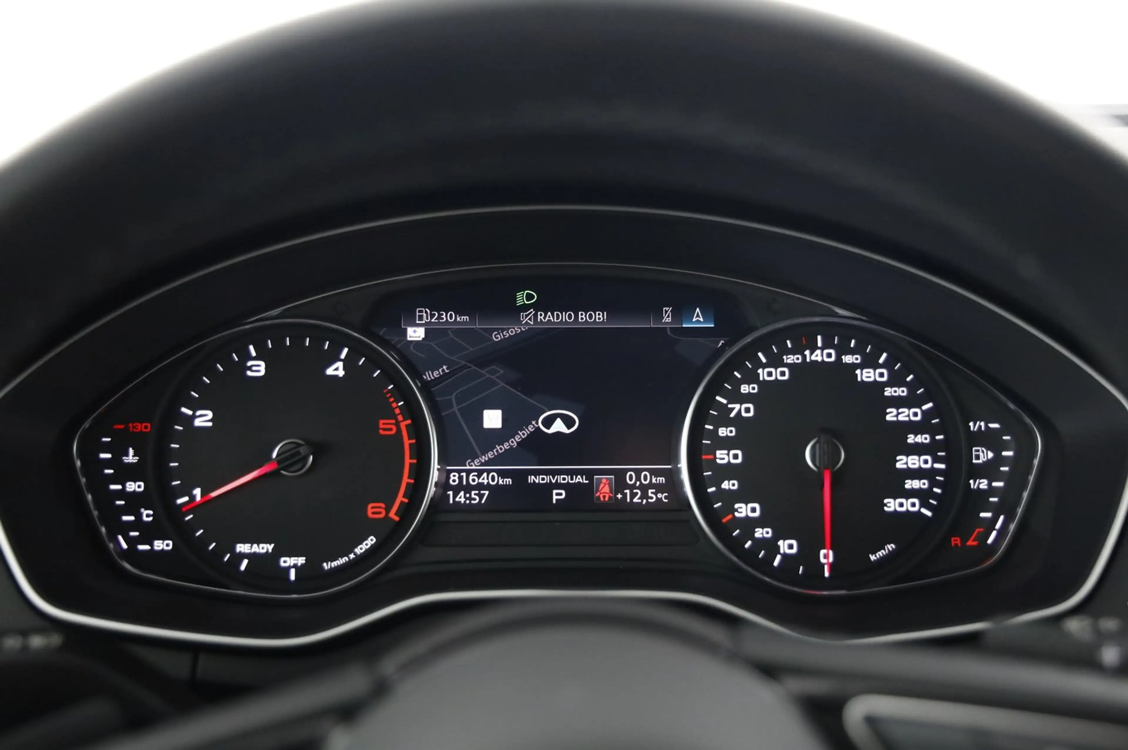 Audi A4 35 TDI S line — photo 10