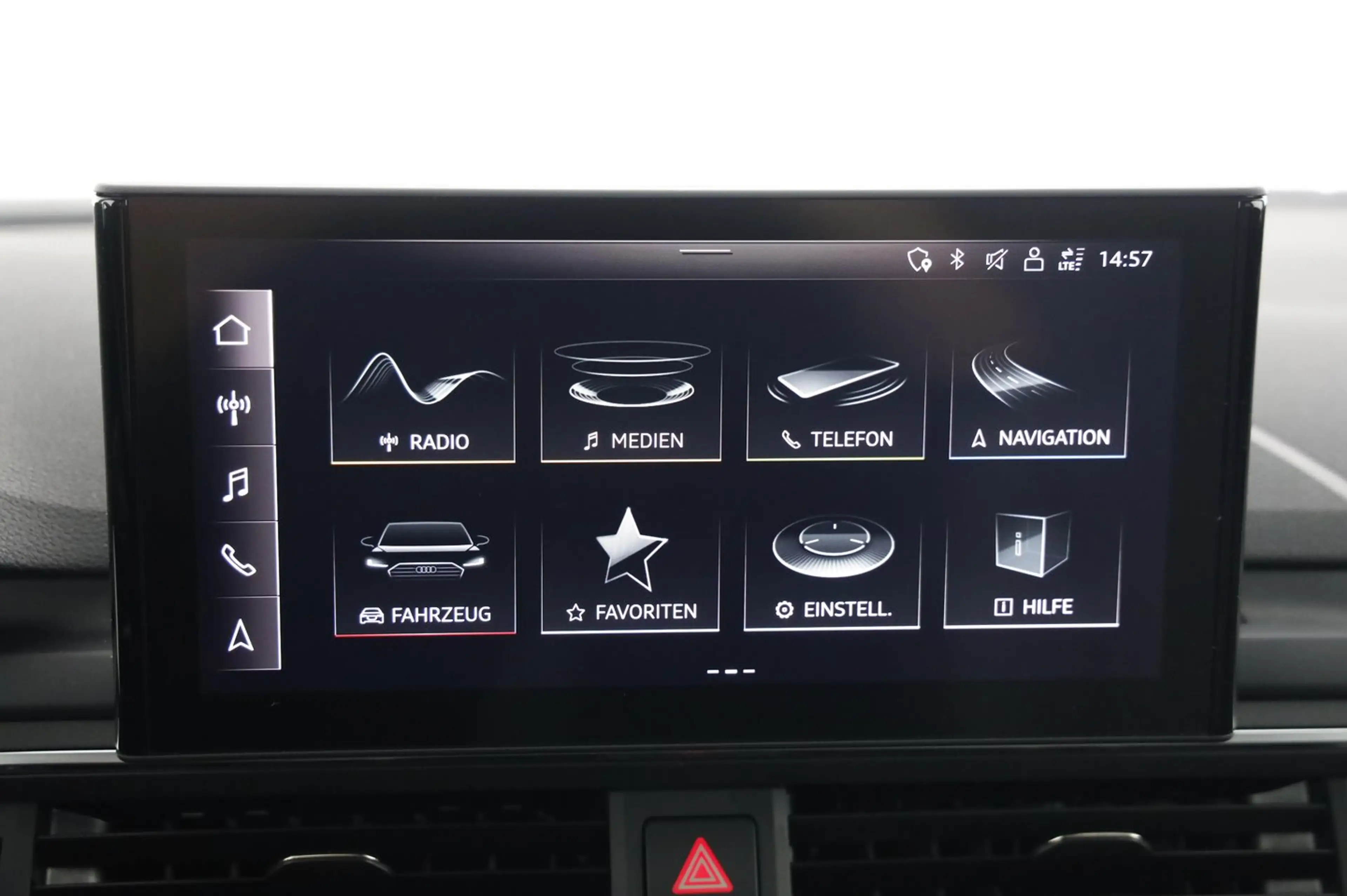 Audi A4 35 TDI S line — photo 13
