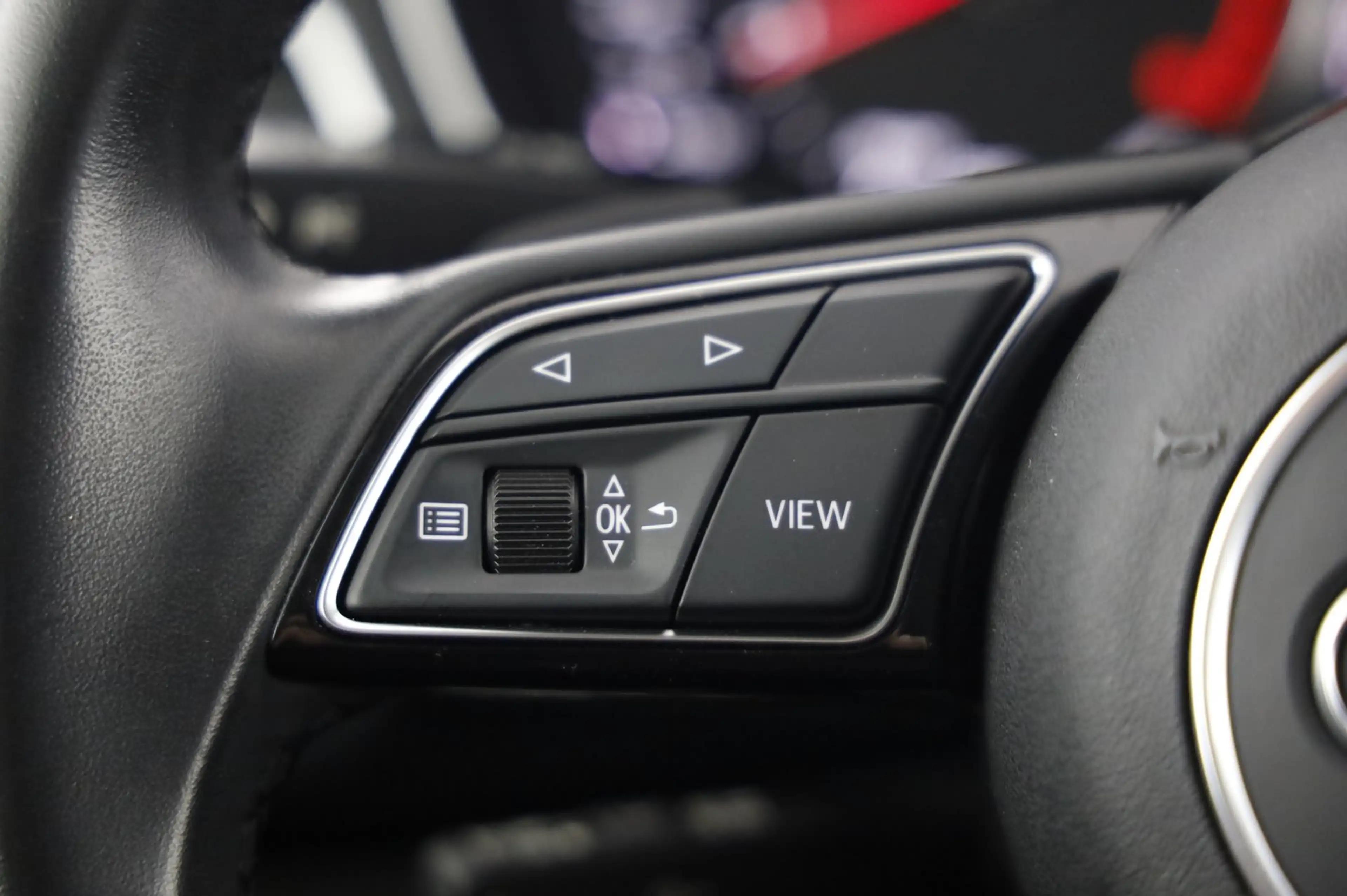 Audi A4 35 TDI S line — photo 9