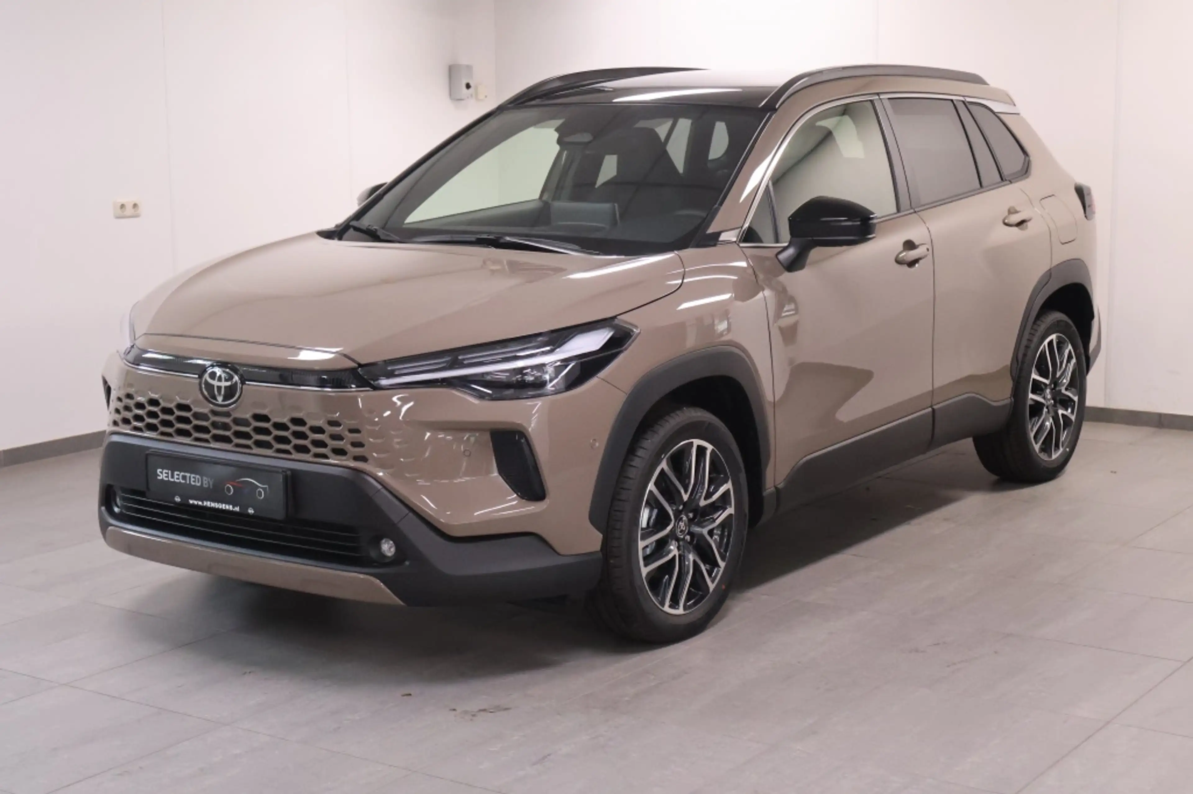 Toyota Corolla Cross Hybrid 180 Executive | AWD | 4x4 | Direct leverbaa