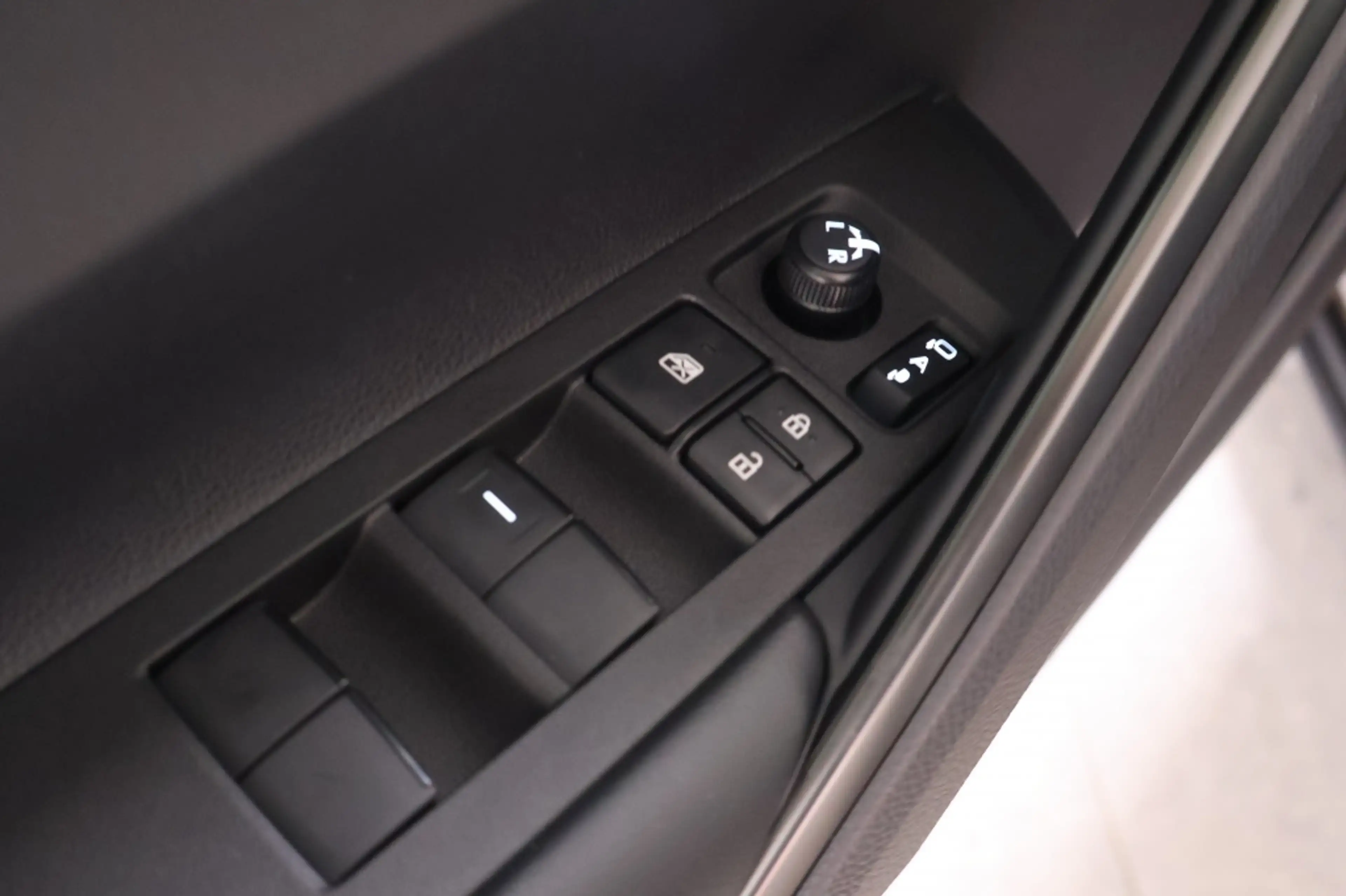Toyota Corolla Cross Hybrid 180 Executive | AWD | 4x4 | Direct leverbaa — photo 9
