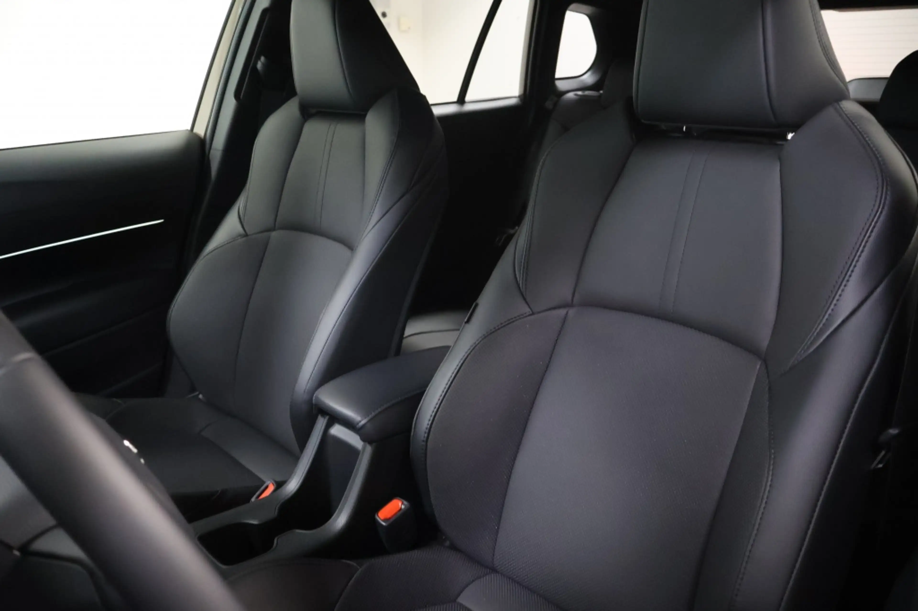Toyota Corolla Cross Hybrid 180 Executive | AWD | 4x4 | Direct leverbaa — photo 8