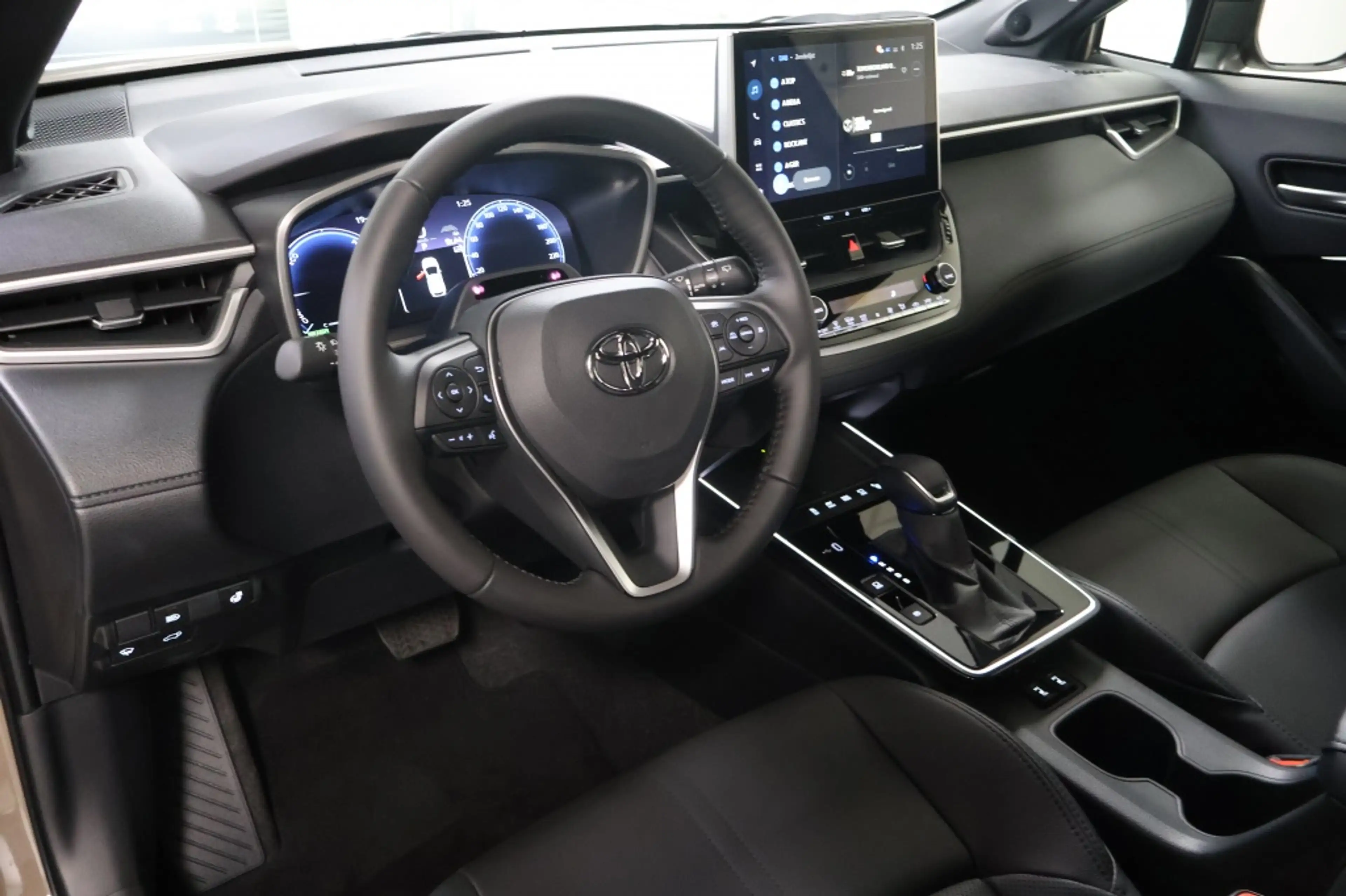 Toyota Corolla Cross Hybrid 180 Executive | AWD | 4x4 | Direct leverbaa — photo 7