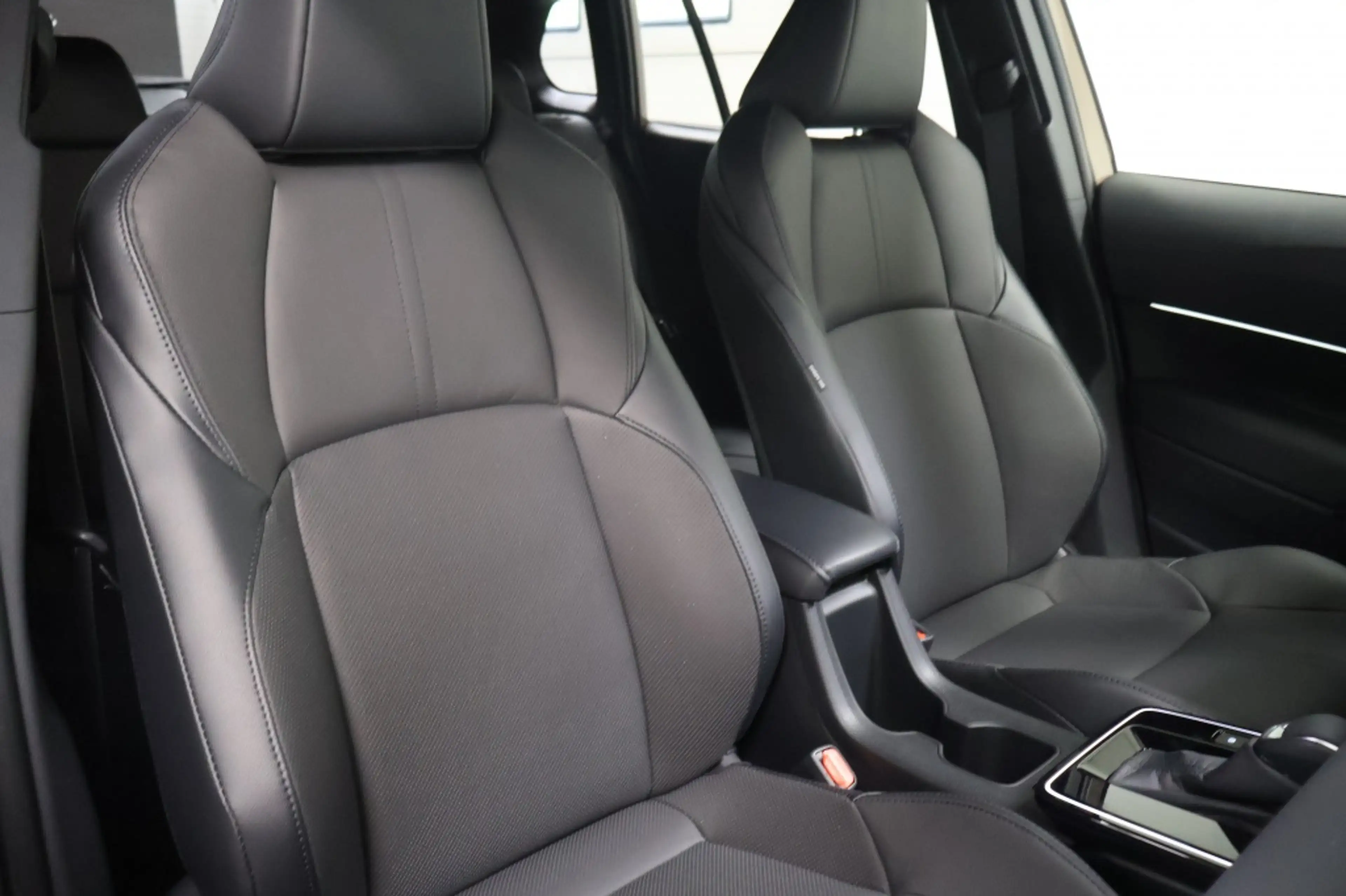 Toyota Corolla Cross Hybrid 180 Executive | AWD | 4x4 | Direct leverbaa — photo 14
