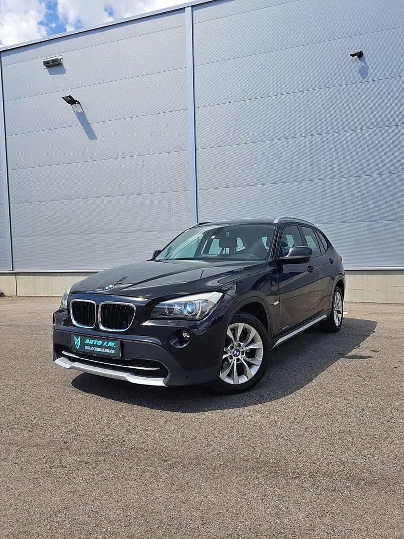BMW X1 sDrive18d Schwarz - 1