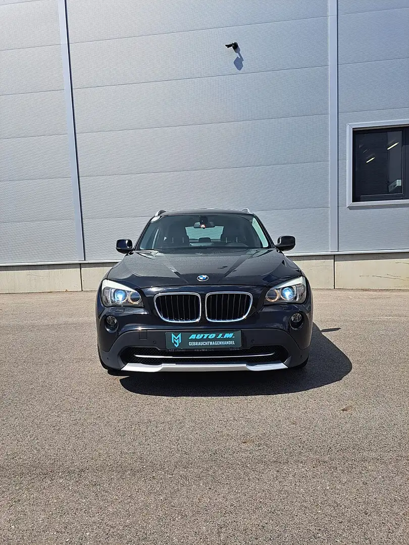 BMW X1 sDrive18d Schwarz - 2