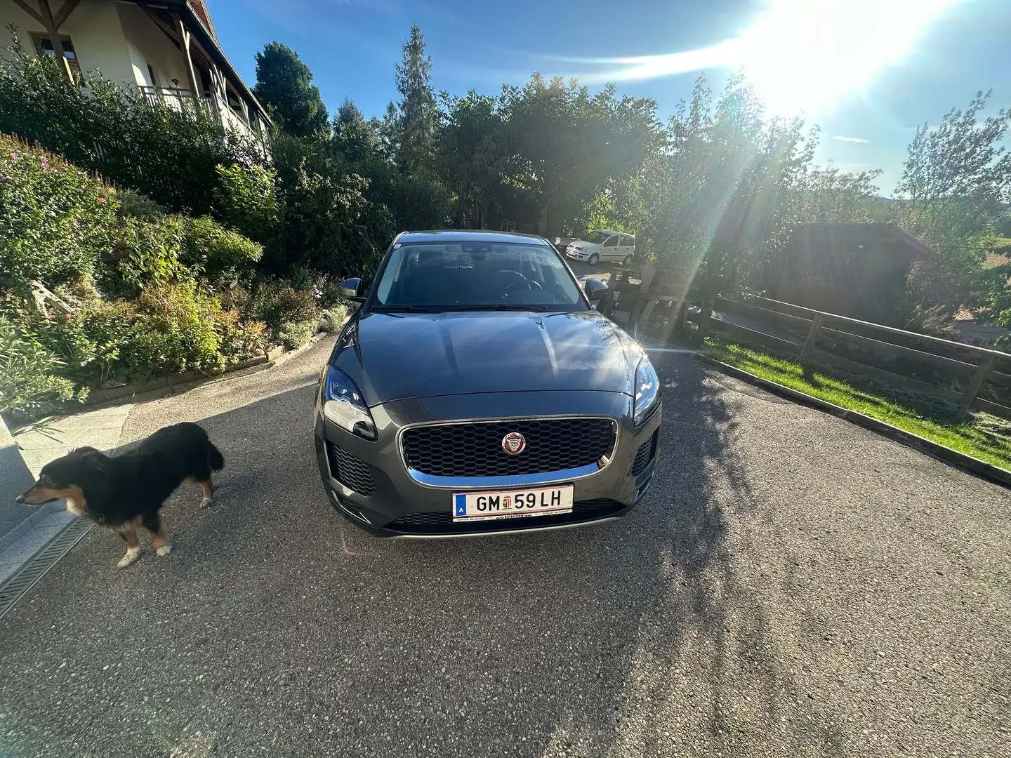 Jaguar E-Pace E-Pace 2.0DI4 D150 HSE AWD Aut. HSE Grau - 2