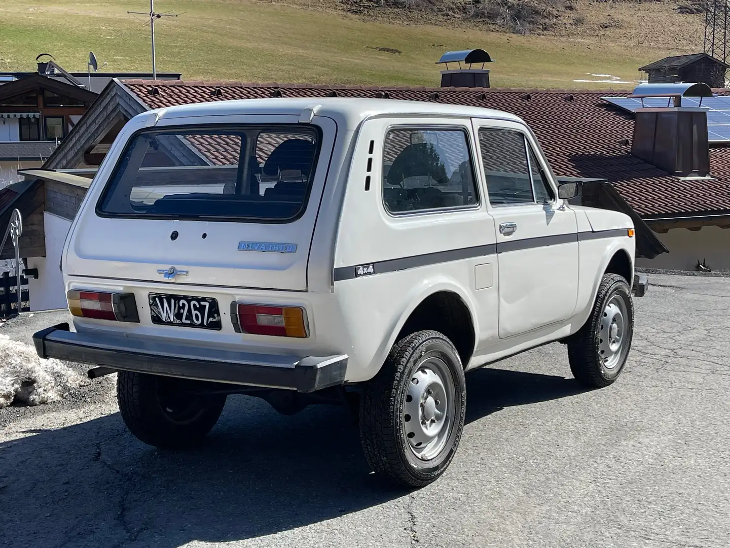 Lada Niva 1600 4x4 Taiga Weiß - 2