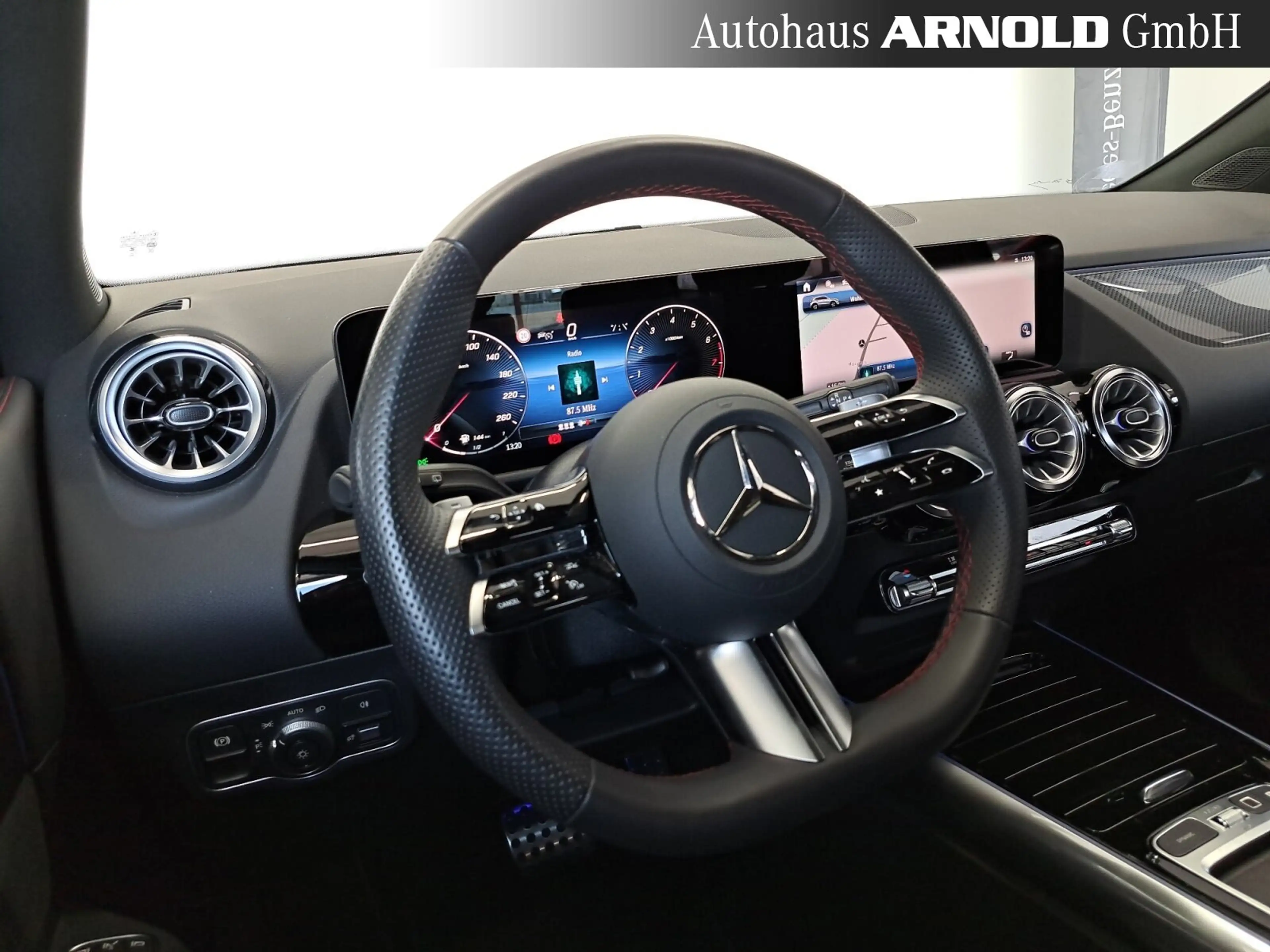 Mercedes-Benz GLA 250 GLA 250 4M AMG-Line 360° DISTRONIC el-Klappe LED — photo 9